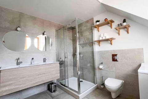 Charme plein cœur Auxerre - parking privé Apartment in Bourgogne-Franche-Comté