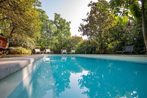 Villa Giardino Lucca heated pool, 2 miles Lucca Villa in Capannori