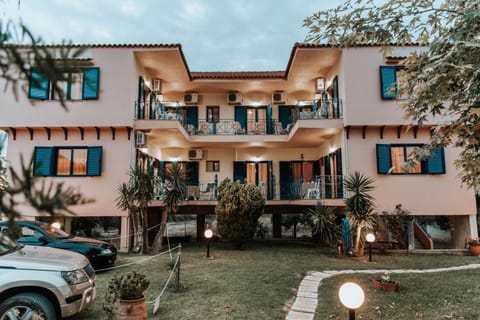 Property building, Garden, Garden view