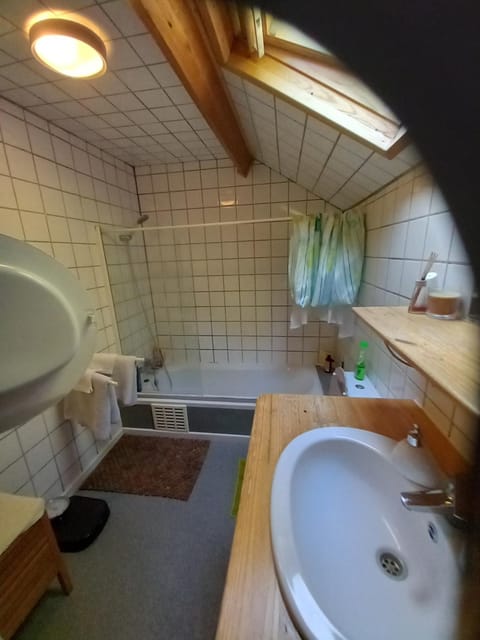 Un studio à louer ds un endroit calme près de la ville de Dinant Apartment in Dinant