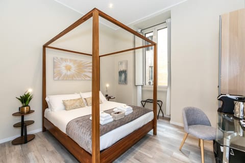 Photo of the whole room, Bedroom