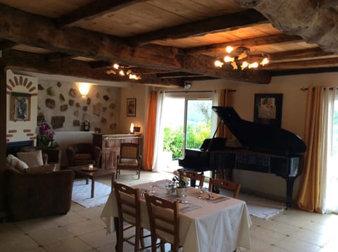 Living room, Dining area