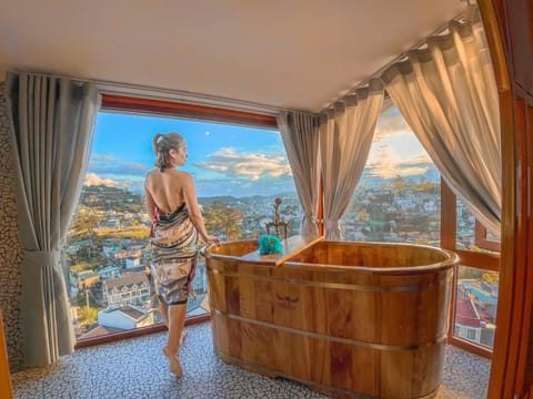 People, Natural landscape, Hot Tub, View (from property/room), City view, Bath