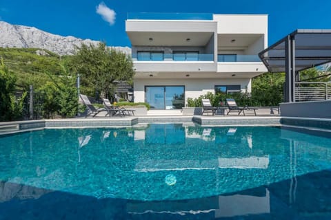 Villa Kuk with heated salt water pool - Makarska Villa in Makarska
