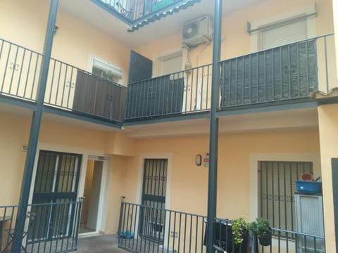 Facade/entrance, Balcony/Terrace
