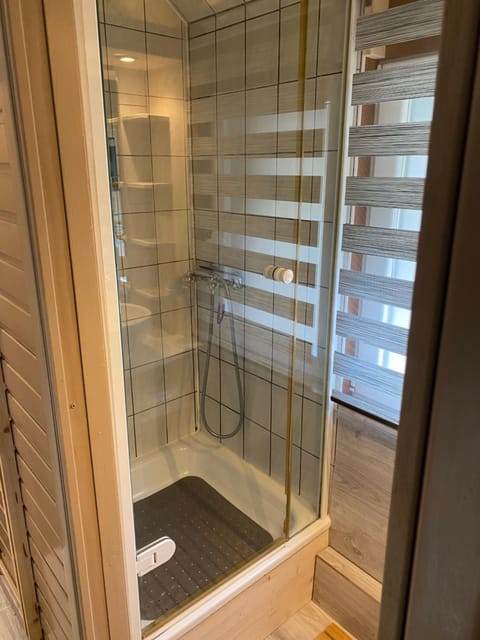 Domaine du Bonsoy--Azur House in Wallonia, Belgium