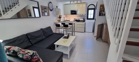 Communal lounge/ TV room, TV and multimedia, Kitchen or kitchenette, Living room