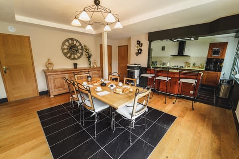 Ô Rethel Jacuzzi, Gîte Ardennes House in Wallonia, Belgium