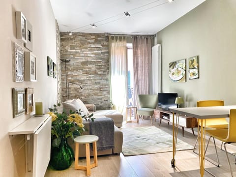 Street View Apartment in La Morra