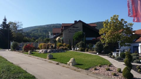 Facade/entrance, Garden, Balcony/Terrace, Logo/Certificate/Sign, Garden view, Landmark view, Street view