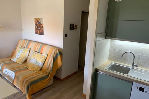 Apartment With Sea View Apartment in Six-Fours-les-Plages