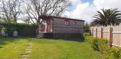 LE PETIT NID DANS LA ROULOTTE House in Crozon