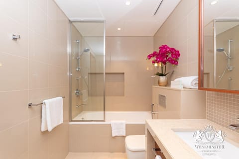 Westminster Boulevard Point Apartment in Dubai