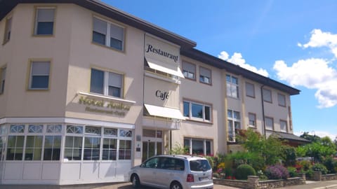 Property building, Facade/entrance, Day