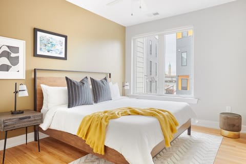 Photo of the whole room, Bedroom