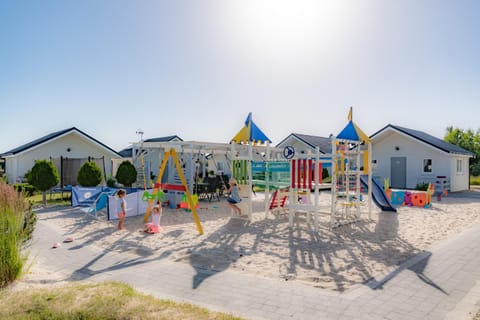 Children play ground, Garden, TV and multimedia, Area and facilities