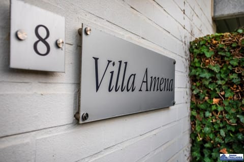 Amena 0101 - 2 bedrooms 6p - sunny located and 5 steps from the sea - with garage Apartment in Koksijde