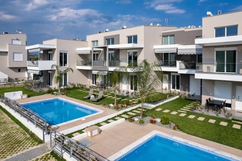 Property building, Swimming pool