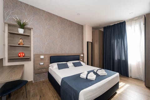 Bed, Photo of the whole room, Decorative detail, Bedroom