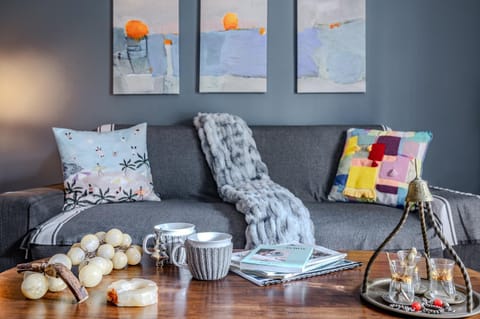 Living room, Seating area