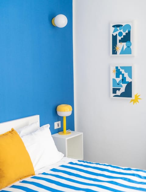 Bed, Photo of the whole room, Decorative detail, Bedroom