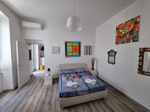 Bedroom, air conditioner