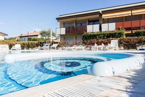 HYGGE Family Apartment - one step away from the lake!!! Apartment in Sirmione