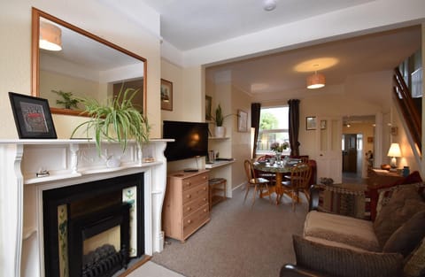 TV and multimedia, Lounge or bar, Dining area
