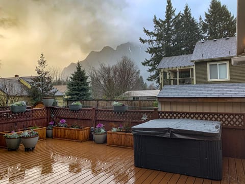 Patio, Hot Tub, Mountain view