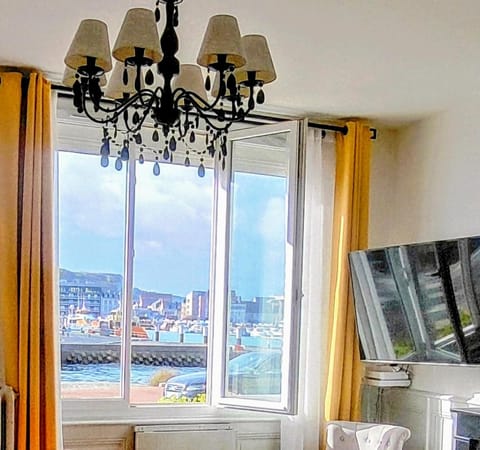 LE WELCOME vue port appartement plain pied Apartment in Normandy