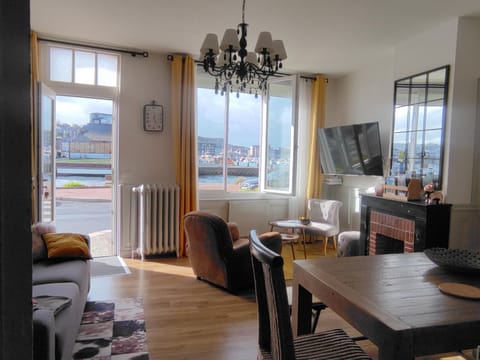 LE WELCOME vue port appartement plain pied Apartment in Normandy