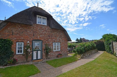 Friesenhaus Kaeptn Hahn Hausteil 07 Apartment in Westerland