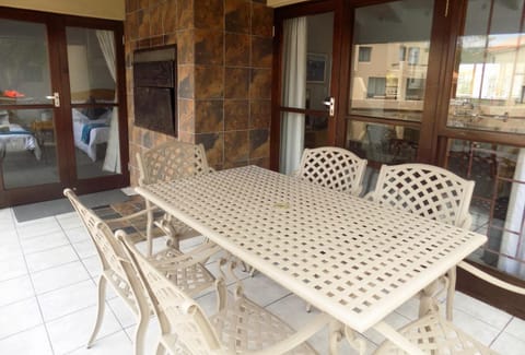 Patio, Dining area