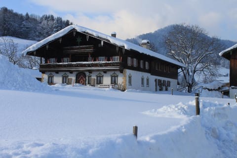 Haus Matzl inkl. Chiemgaukarte Bed and Breakfast in Ruhpolding