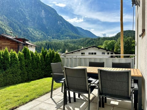 Patio, Day, Neighbourhood, Natural landscape, View (from property/room), Balcony/Terrace, Balcony/Terrace, Seating area, Mountain view