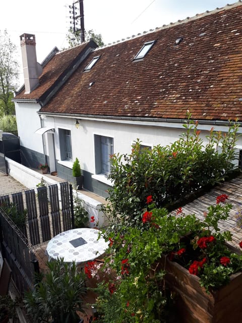 gite de la tour carrée House in Centre-Val de Loire