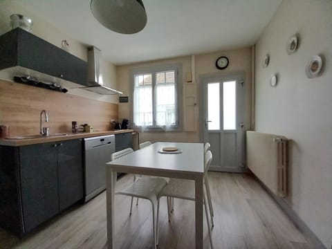 gite de la tour carrée House in Centre-Val de Loire