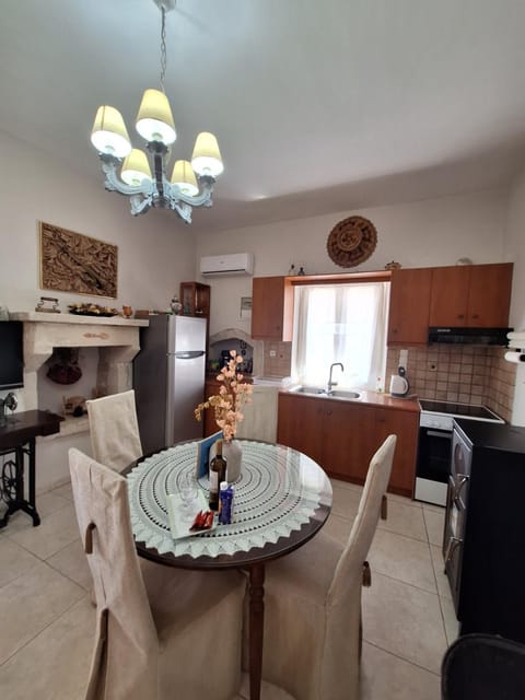 Eirini's Traditional House House in Crete