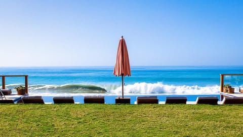 Pool view, Sea view