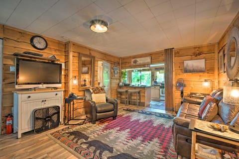 Adirondack Mountains Cottage Near Gore Mountain! House in Capital District, NY, USA