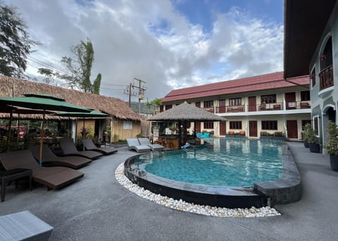 Swimming pool
