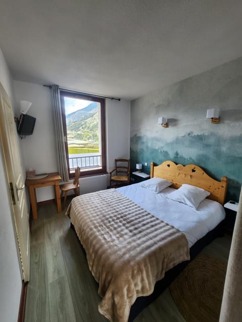 TV and multimedia, Bedroom, Mountain view