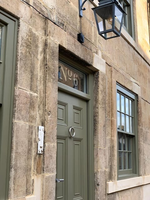 Number 6 Stamford - Boutique Grade II Listed Townhouse House in South Kesteven District