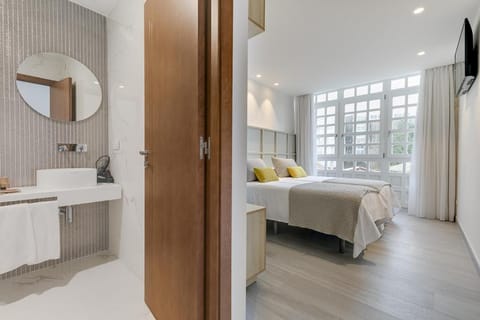 Bathroom, Photo of the whole room, Bedroom