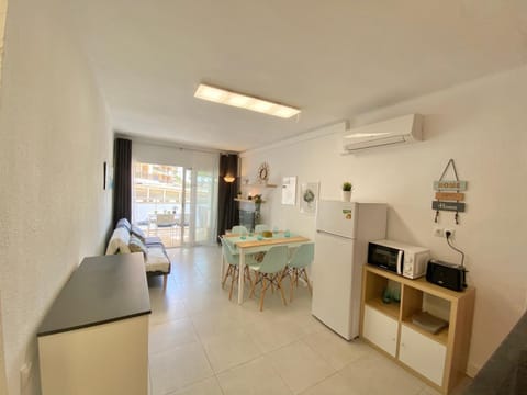 Kitchen or kitchenette, Living room, Dining area