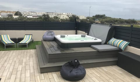 BBQ facilities, Solarium, Balcony/Terrace, Spa and wellness centre/facilities, Beach