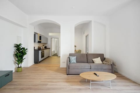 Kitchen or kitchenette, Living room, Seating area