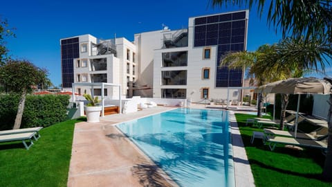 Property building, Swimming pool