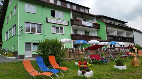 Property building, Facade/entrance, BBQ facilities, Garden, Balcony/Terrace, Other, Banquet/Function facilities, Communal kitchen, Garden view, Area and facilities