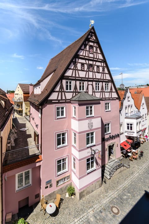 Facade/entrance, Bird's eye view, City view, Street view